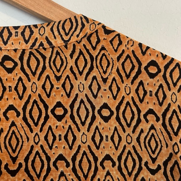 Geometric Print Blouse - Picture 4 of 4